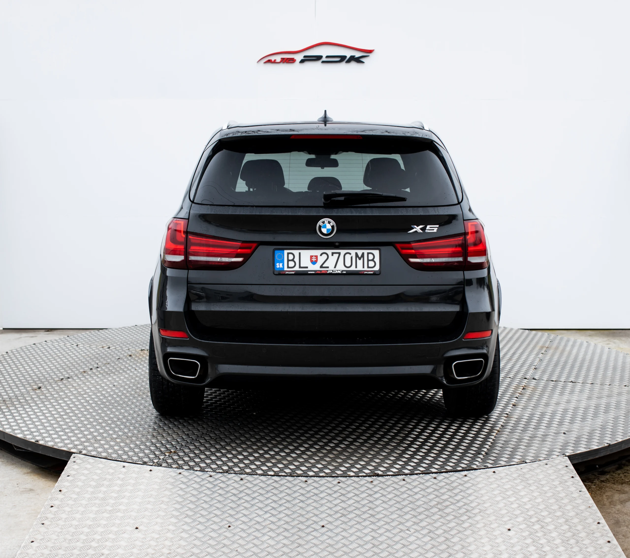 36621